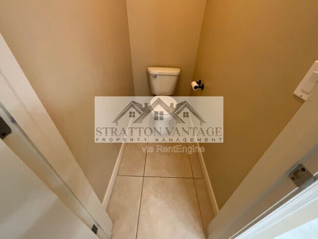 Building Photo - 5350 E Deer Valley Dr