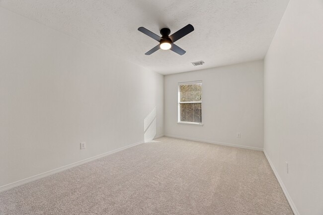 Building Photo - 910 Box Elder Dr