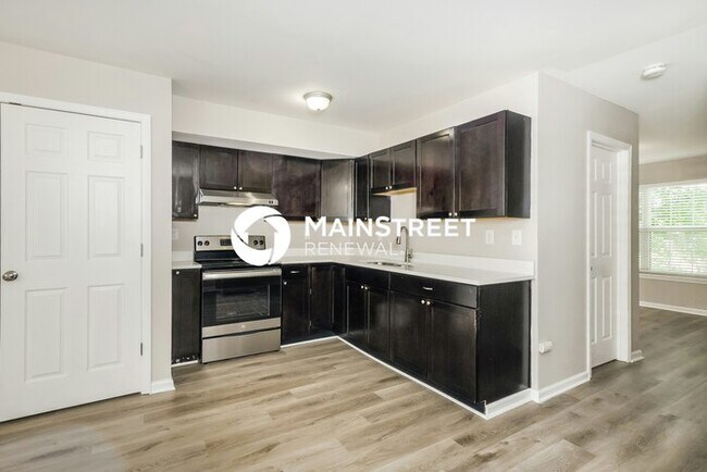 Building Photo - 3 Bedroom Pet-Friendly Home in LOUISVILLE, KY with Main Street Renewal