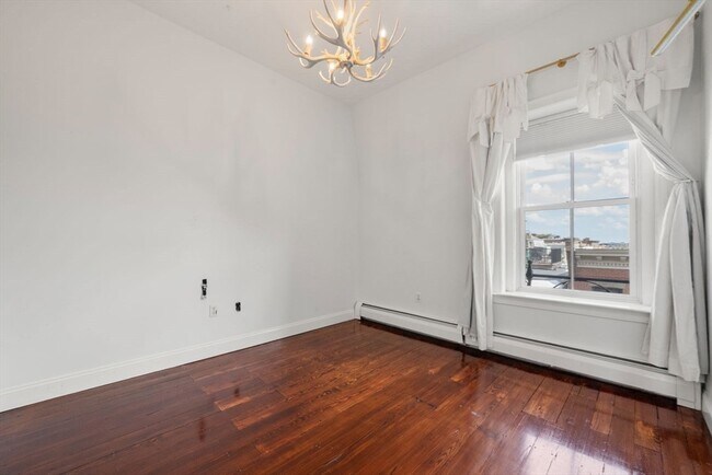 Building Photo - 54 Monument Ave