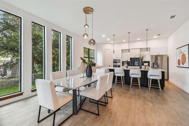 Building Photo - 4717 W Oklahoma Ave