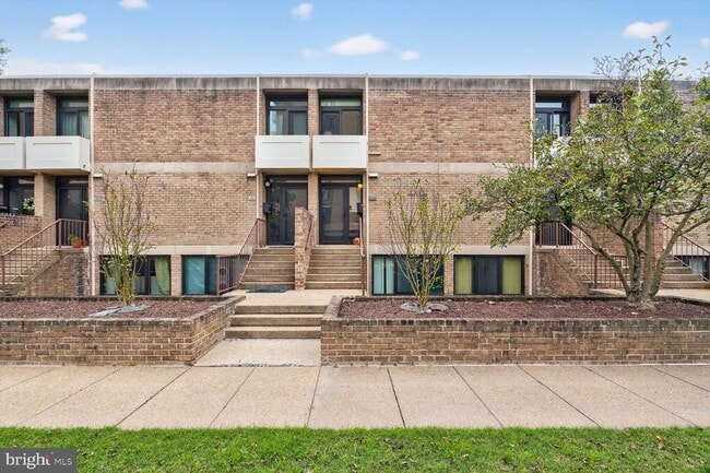 Building Photo - 333 N St SW