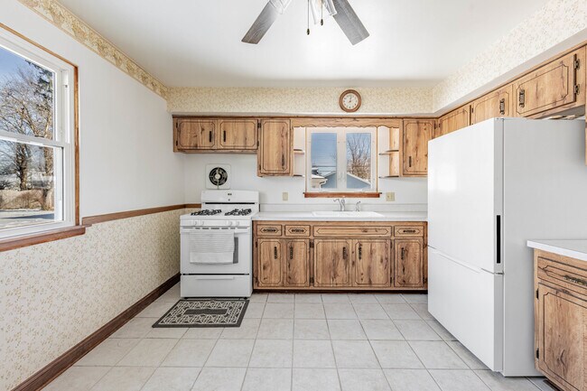 Building Photo - 1208 Waverly Pl