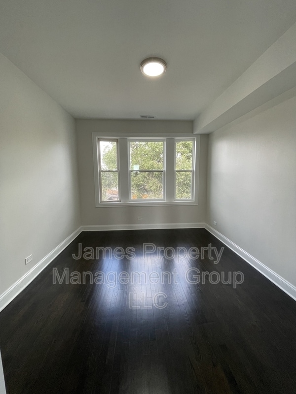 Building Photo - 3607 W Le Moyne St