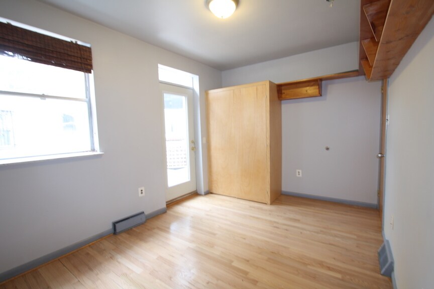 Building Photo - 1164 S Darien St