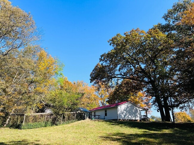 Building Photo - 2 bed 1.5 Bath Single Family Home