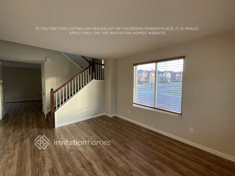 Building Photo - 765 Diamond Rim Dr