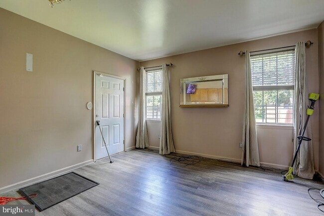 Building Photo - 156 Sweets Ave