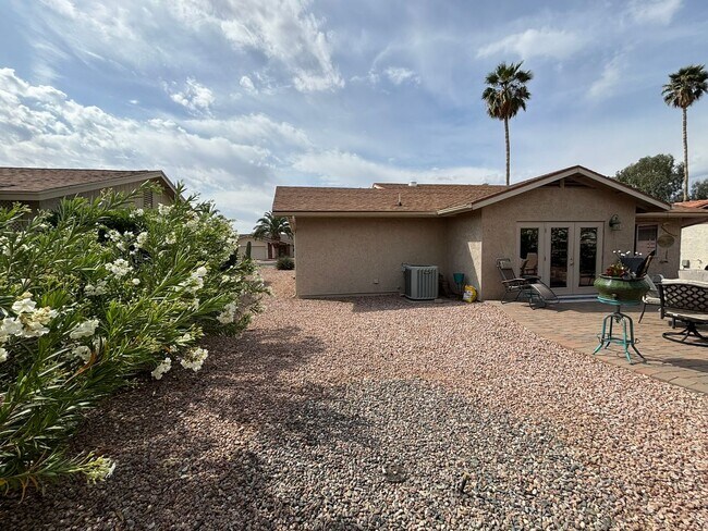Building Photo - Enjoy this cozy 2 Bedroom, 1.75 Bathrooms, 1.5 Car Garage home in Premier Active Adult Resort Sty...