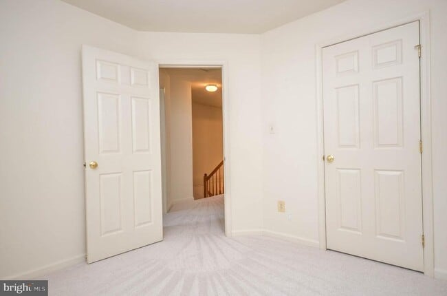 Building Photo - 3003 Gatehouse Ct