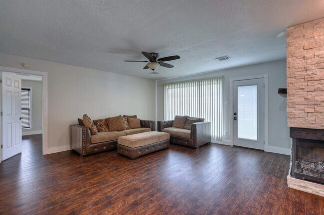 Building Photo - 5103 Temple Bell Dr