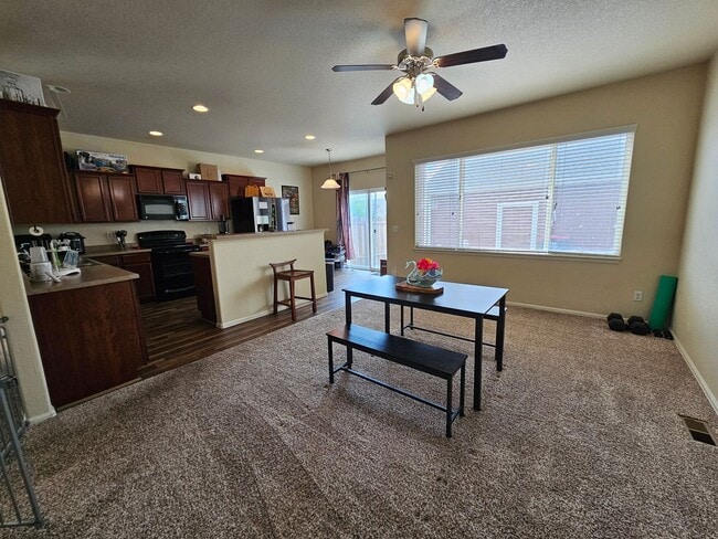 Building Photo - 3 Bed 3 bath house in 80916!