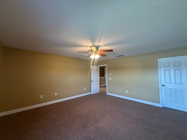 Building Photo - 2412 Country Pond Ct