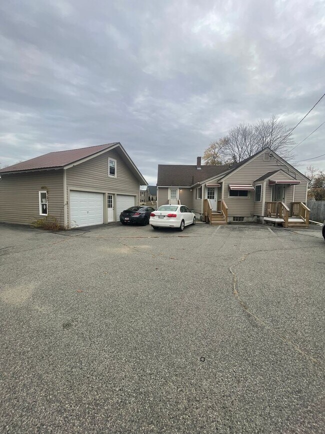 Building Photo - 3 Hanson Ridge Rd