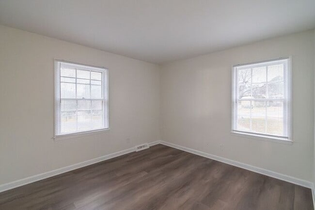 Building Photo - Newly Renovated 3-Bedroom Ranch with Spacious Yard!