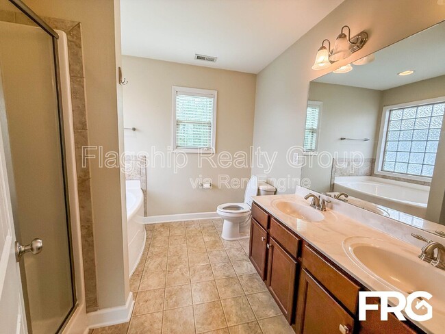 Building Photo - 1217 Teakwood Dr