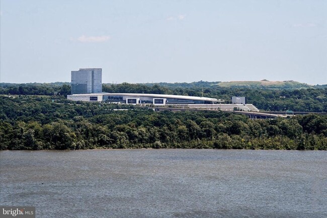 Building Photo - 1111 Duke St