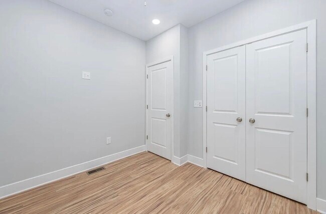 Building Photo - 2031 S 19th St