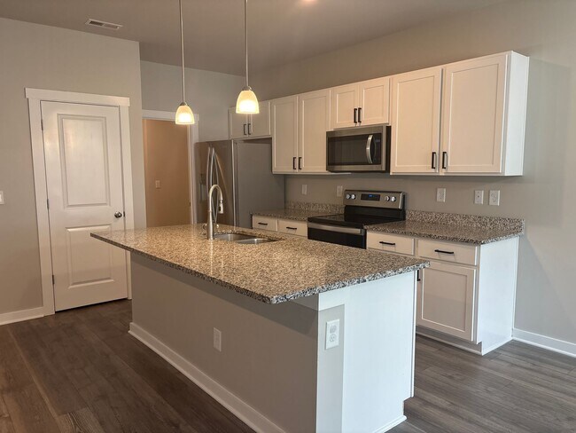 Building Photo - Beautiful 3 Bed 2 Bath Home in Shelbyville