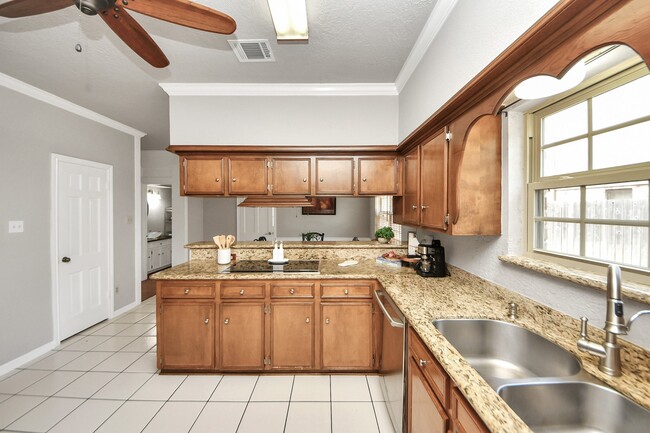 Building Photo - 20626 Chestnut Hills Dr