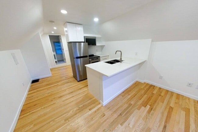 Building Photo - 59 Olive Ct