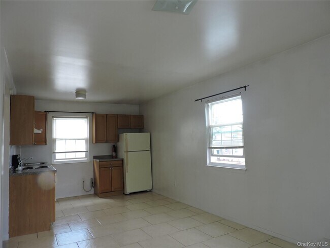 Building Photo - 235 Fieldmere St