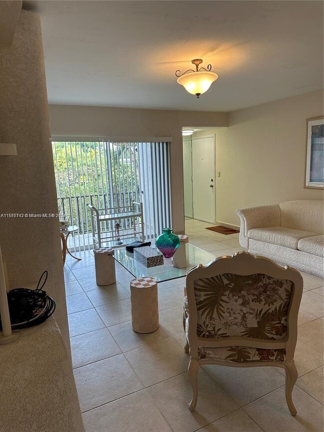 Building Photo - 9456 SW 77th Ave