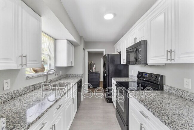 Building Photo - 11448 68th St N