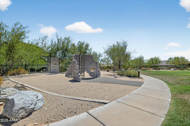 Building Photo - 10997 N 137th St