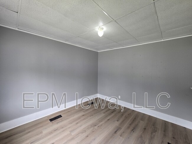 Building Photo - 508 Mobile St