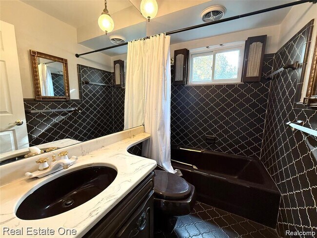 Building Photo - 7627 Rosemary St