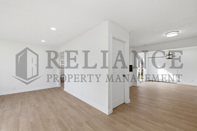 Building Photo - 6651 N Scottsville St