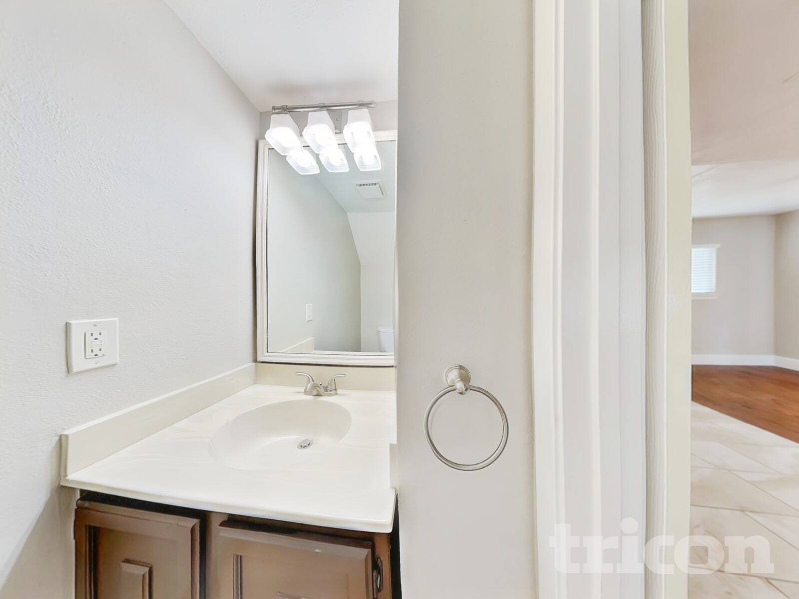 Building Photo - 3702 Deerbrook Dr