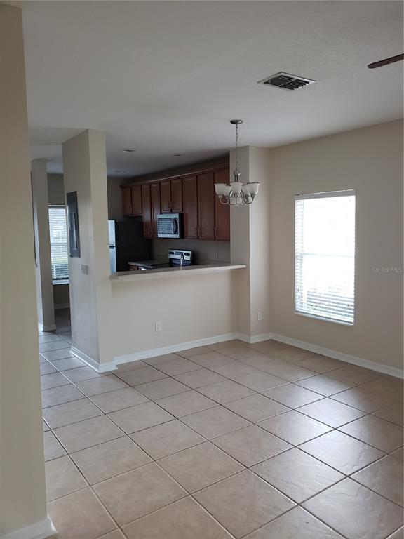 Building Photo - 10325 Manderley Way