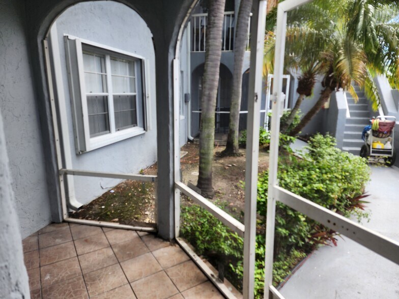 Building Photo - 15615 SW 74th Circle Dr
