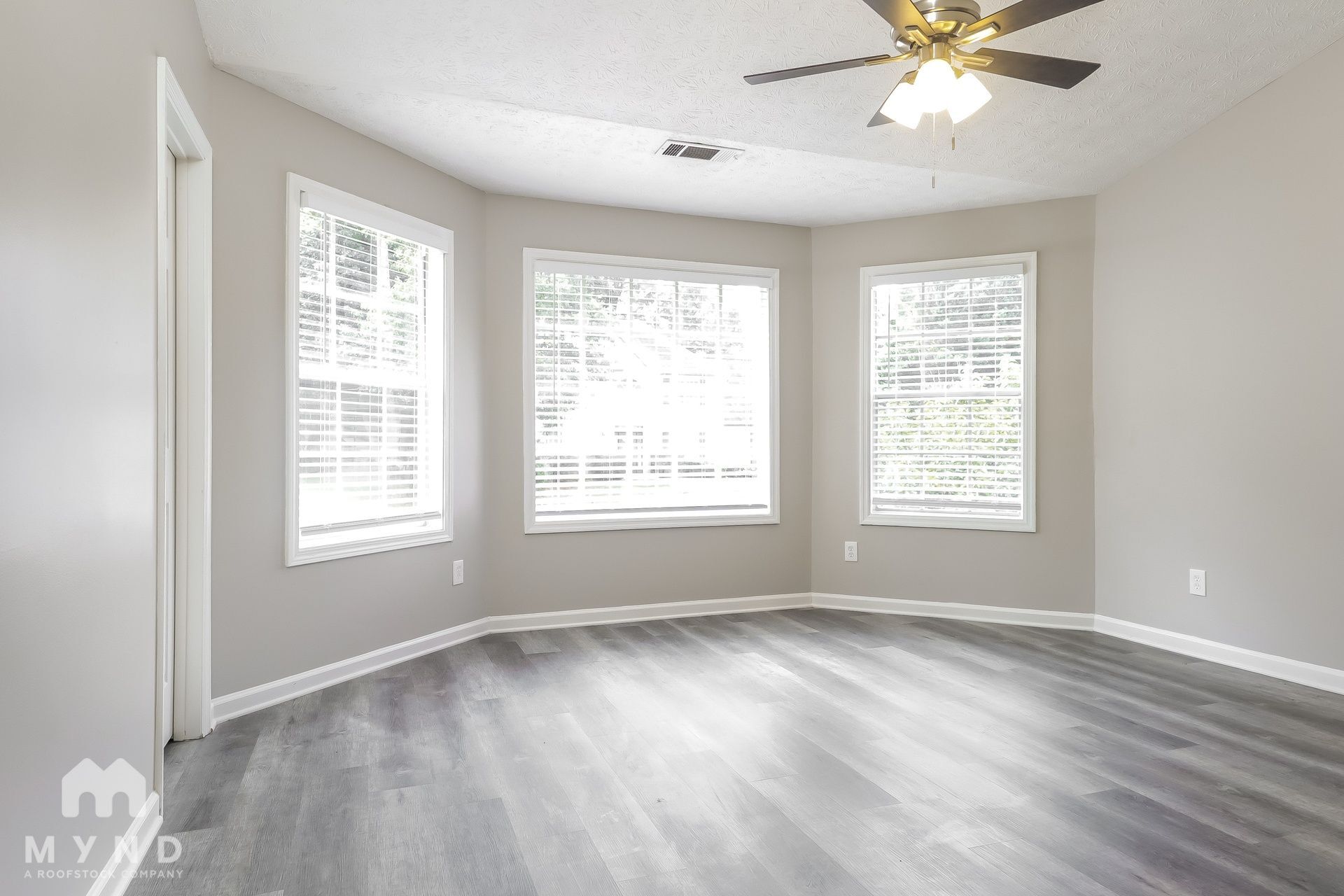 Building Photo - 7138 Lone Oak Trce
