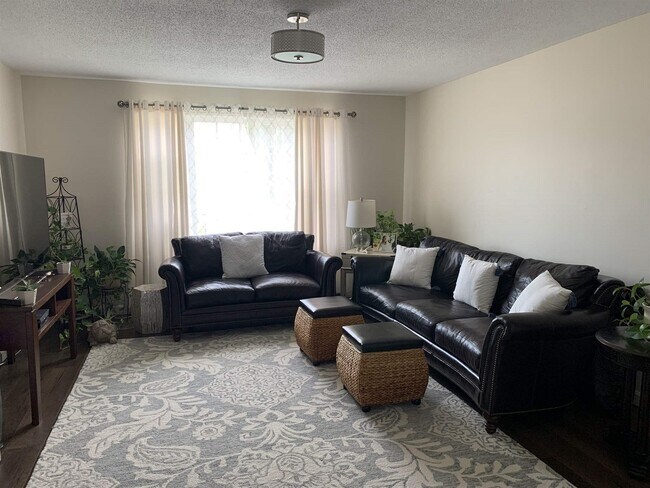 Building Photo - 50 Brookside Dr