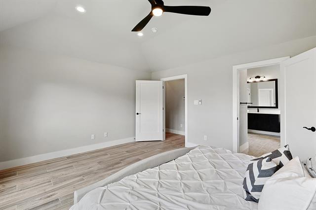Building Photo - 2084 Glenhollow Dr