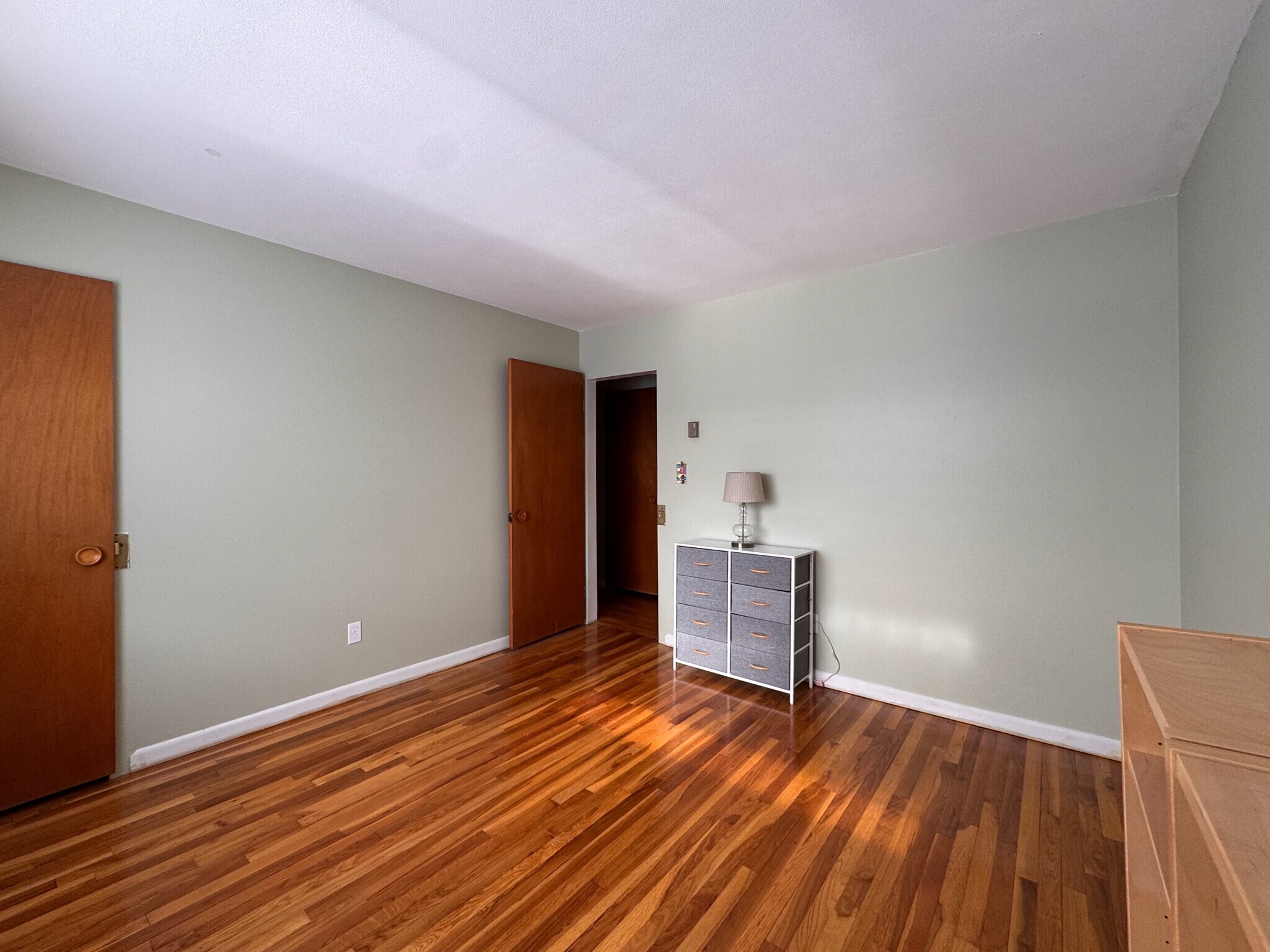 Building Photo - 32 Park Avenue Ct