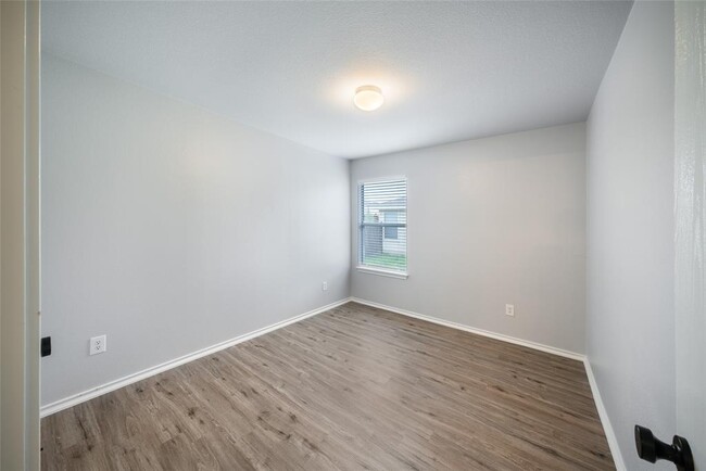 Building Photo - 2108 Boyer Dr