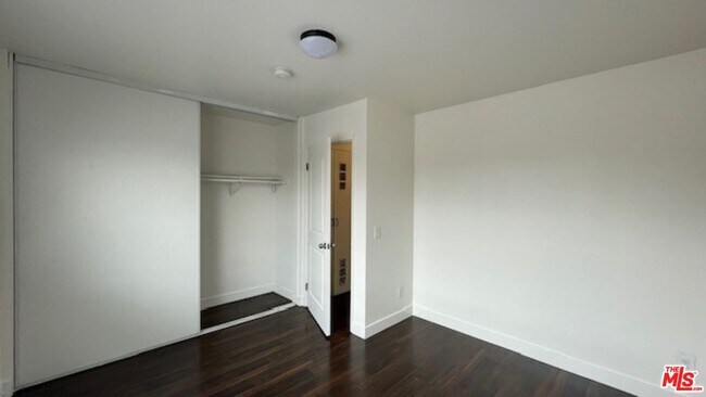 Building Photo - 639 Alexandria Ave