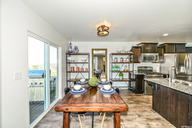 Building Photo - 15030 Gallant Dr