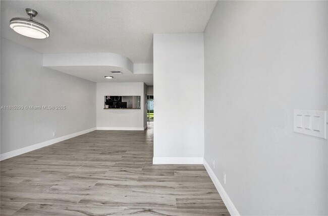 Building Photo - 16607 Hemingway Dr