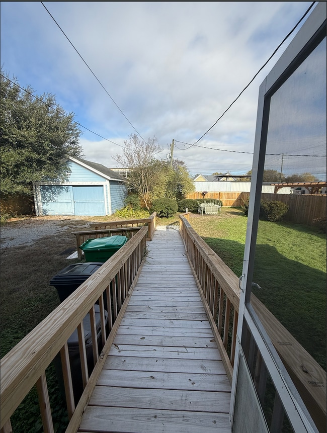 Building Photo - 2 bed/ 2 bath downtown home!