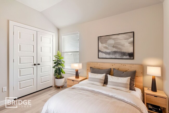 Building Photo - BENTON PLAN