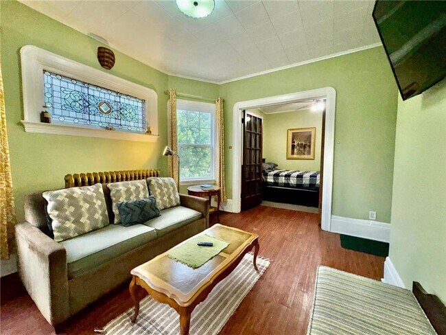 Building Photo - 1464 W Minnehaha Ave