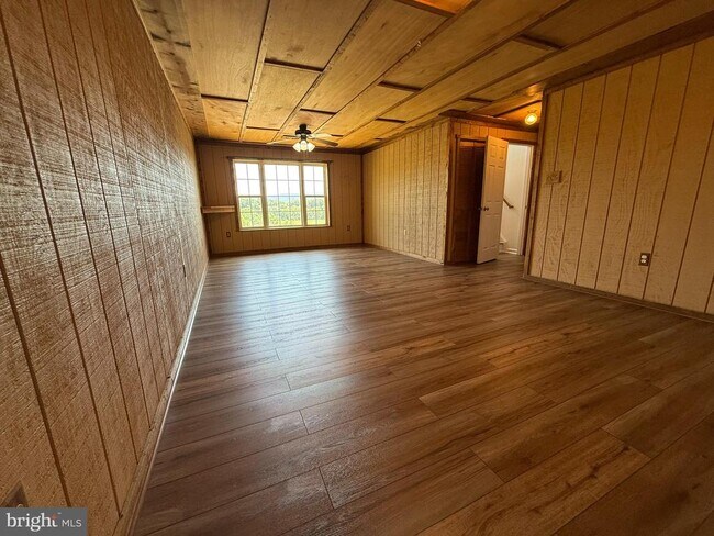 Building Photo - 1183 River Bend Ct