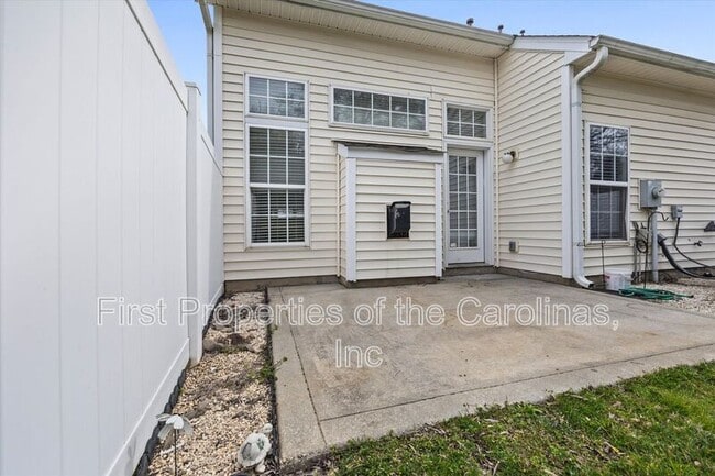 Building Photo - 616 Bayou Cir