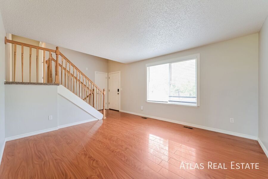 Building Photo - 14935 E Columbia Dr