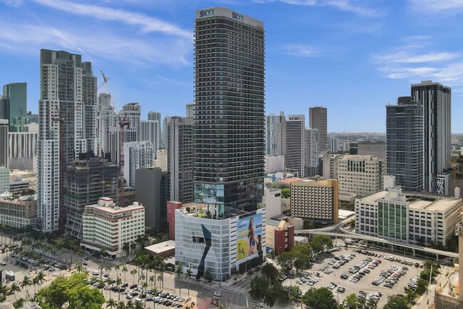 Building Photo - 398 NE 5th St